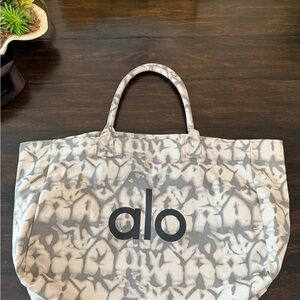 ALO Yoga Gray Tote Bag with Braided Handles